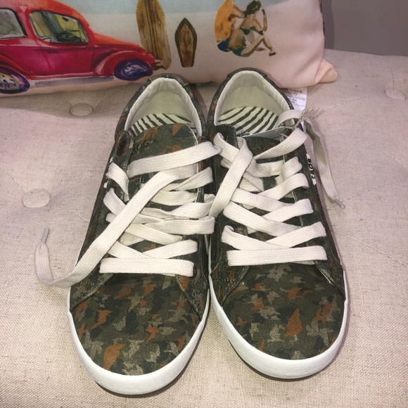 Taos NWOB! Star Desert Dark Camo Print Sneakers - Picture 5 of 10